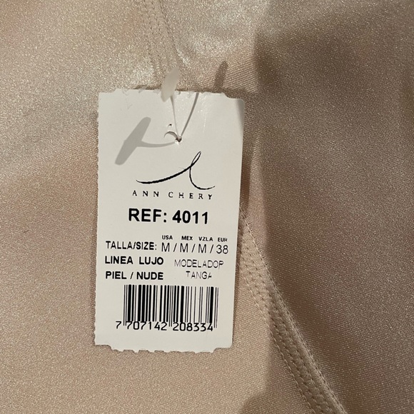 Nude tummy control body suit (I’d classify the size as xs) - Picture 4 of 10